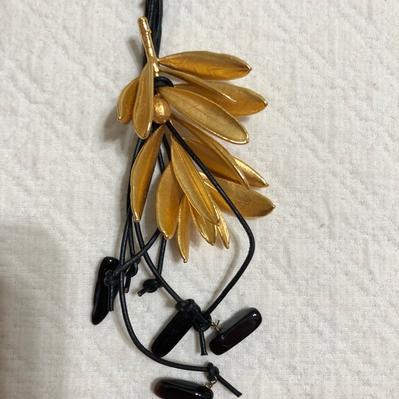 Thallo 24K Gold Olive Leaf Necklace from Greece - Picture 5 of 8